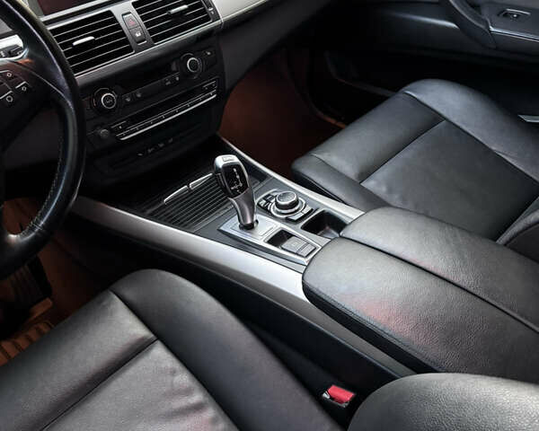 Чорний БМВ Х5, об'ємом двигуна 2.99 л та пробігом 305 тис. км за 22000 $, фото 11 на Automoto.ua