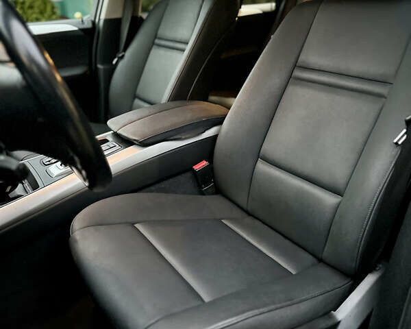 Чорний БМВ Х5, об'ємом двигуна 3 л та пробігом 189 тис. км за 13500 $, фото 50 на Automoto.ua