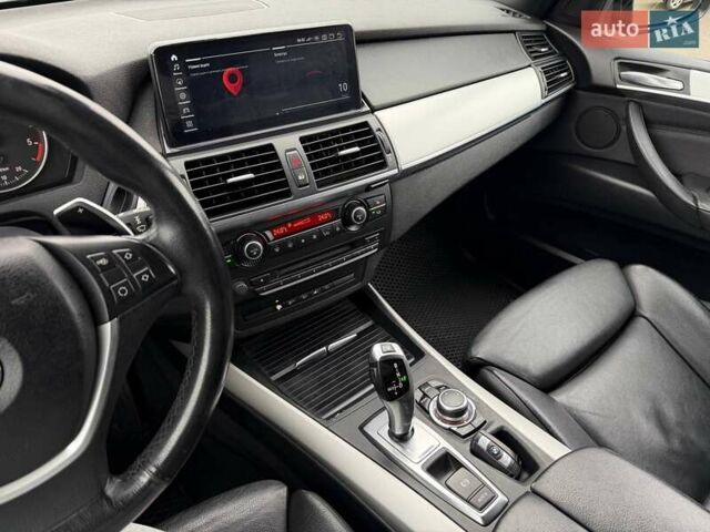 Чорний БМВ Х5, об'ємом двигуна 3 л та пробігом 350 тис. км за 18500 $, фото 52 на Automoto.ua