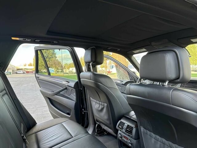 Чорний БМВ Х5, об'ємом двигуна 4.4 л та пробігом 81 тис. км за 3400 $, фото 11 на Automoto.ua