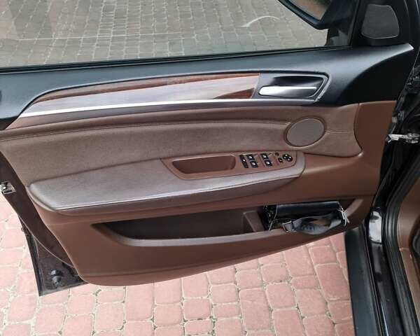 Чорний БМВ Х5, об'ємом двигуна 3 л та пробігом 286 тис. км за 17800 $, фото 13 на Automoto.ua