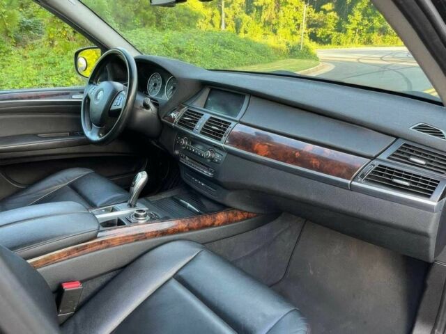 Черный БМВ Х5, объемом двигателя 3 л и пробегом 83 тыс. км за 6600 $, фото 9 на Automoto.ua