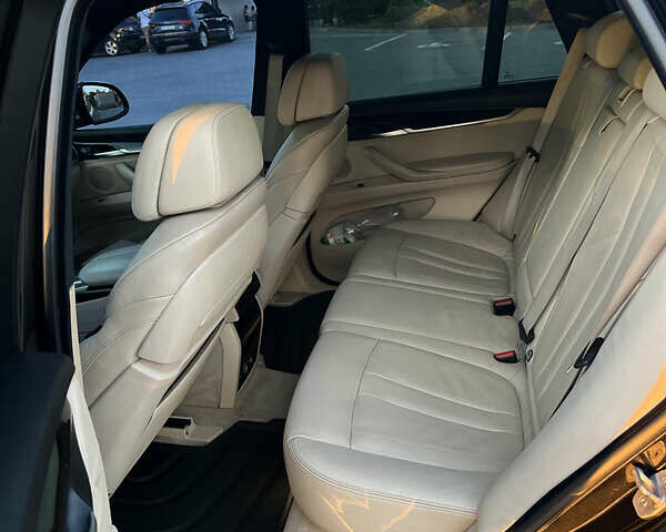 Чорний БМВ Х5, об'ємом двигуна 2.99 л та пробігом 210 тис. км за 24500 $, фото 22 на Automoto.ua