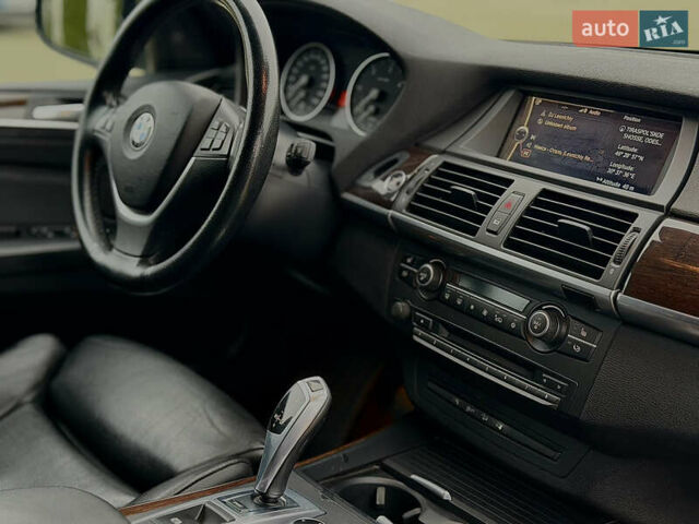 Чорний БМВ Х5, об'ємом двигуна 2.99 л та пробігом 300 тис. км за 15700 $, фото 13 на Automoto.ua