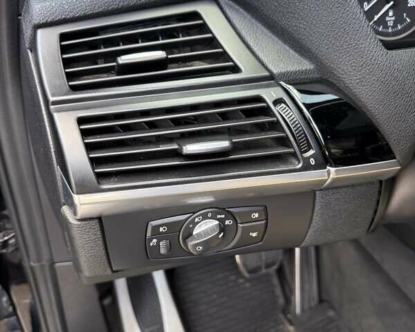 Черный БМВ Х5, объемом двигателя 2.99 л и пробегом 340 тыс. км за 22500 $, фото 6 на Automoto.ua