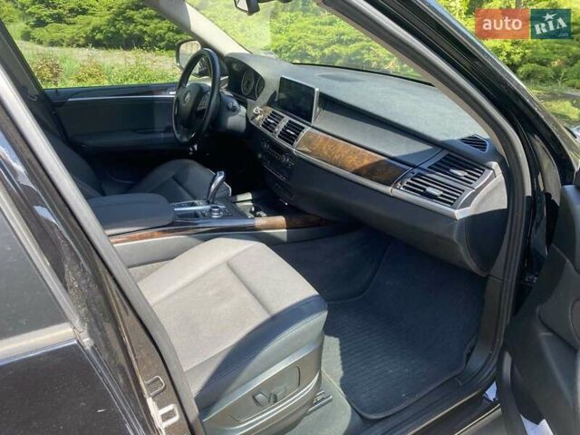 Черный БМВ Х5, объемом двигателя 3 л и пробегом 188 тыс. км за 13500 $, фото 6 на Automoto.ua
