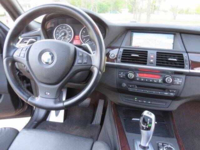 Чорний БМВ Х5, об'ємом двигуна 3 л та пробігом 88 тис. км за 12000 $, фото 9 на Automoto.ua