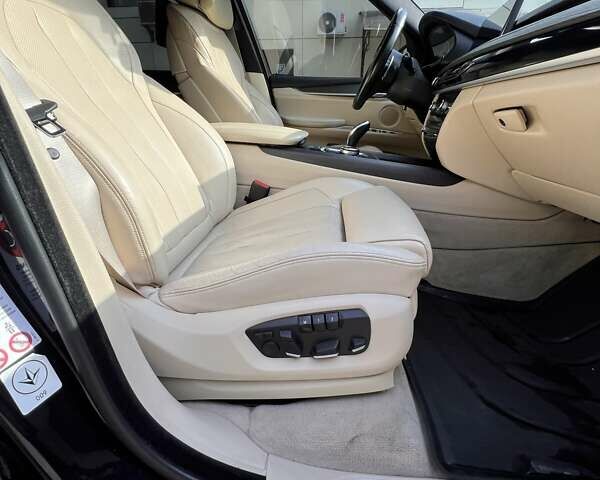 БМВ Х5 2013 в Днепре (Днепропетровске) на Automoto.ua Черный БМВ Х5, объемом двигателя 4.39 л и пробегом 118 тыс. км за 26300 $, фото 31 на Automoto.ua