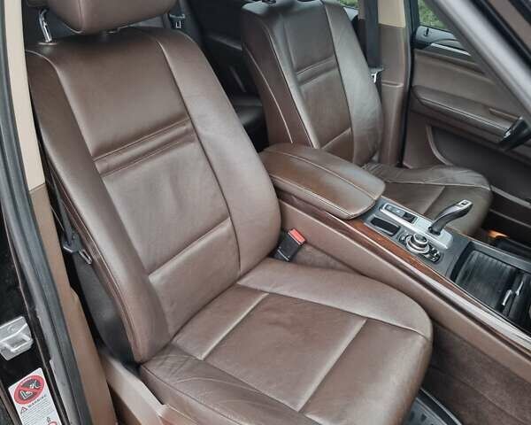 Чорний БМВ Х5, об'ємом двигуна 3 л та пробігом 286 тис. км за 17800 $, фото 14 на Automoto.ua