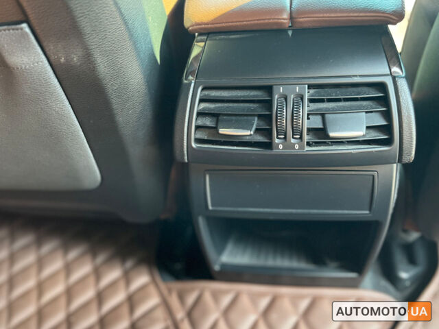 Чорний БМВ Х5, об'ємом двигуна 3 л та пробігом 275 тис. км за 19900 $, фото 28 на Automoto.ua