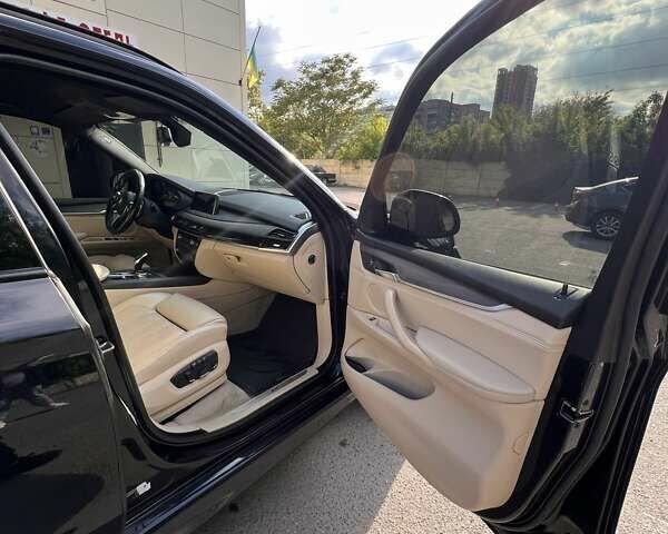 БМВ Х5 2013 в Днепре (Днепропетровске) на Automoto.ua Черный БМВ Х5, объемом двигателя 4.39 л и пробегом 118 тыс. км за 26300 $, фото 29 на Automoto.ua