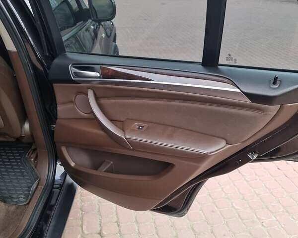 Чорний БМВ Х5, об'ємом двигуна 3 л та пробігом 286 тис. км за 17800 $, фото 19 на Automoto.ua