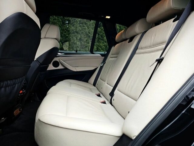 Черный БМВ Х5, объемом двигателя 3.5 л и пробегом 186 тыс. км за 3850 $, фото 10 на Automoto.ua