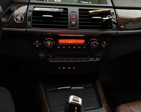 Чорний БМВ Х5, об'ємом двигуна 2.99 л та пробігом 262 тис. км за 17000 $, фото 9 на Automoto.ua