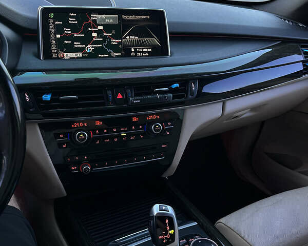 Чорний БМВ Х5, об'ємом двигуна 2.99 л та пробігом 210 тис. км за 24500 $, фото 19 на Automoto.ua