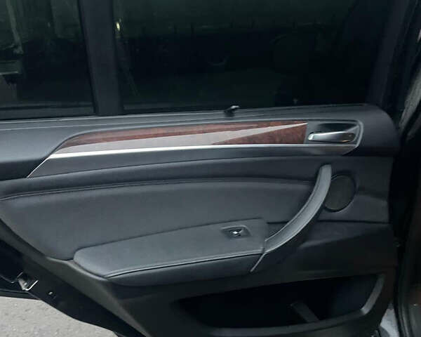 Чорний БМВ Х5, об'ємом двигуна 2.98 л та пробігом 220 тис. км за 17000 $, фото 5 на Automoto.ua