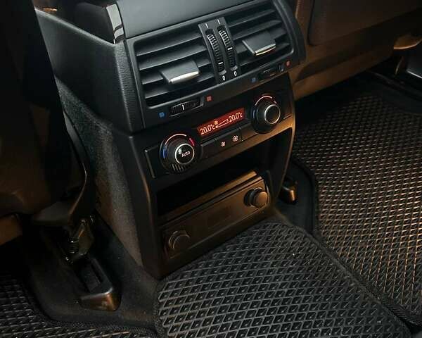 Черный БМВ Х5, объемом двигателя 3 л и пробегом 204 тыс. км за 21900 $, фото 27 на Automoto.ua