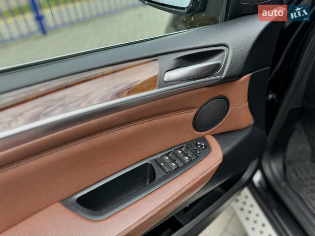 Черный БМВ Х5, объемом двигателя 2.98 л и пробегом 180 тыс. км за 15500 $, фото 14 на Automoto.ua
