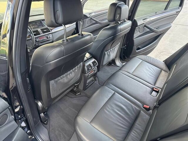 Чорний БМВ Х5, об'ємом двигуна 4.4 л та пробігом 81 тис. км за 3400 $, фото 10 на Automoto.ua