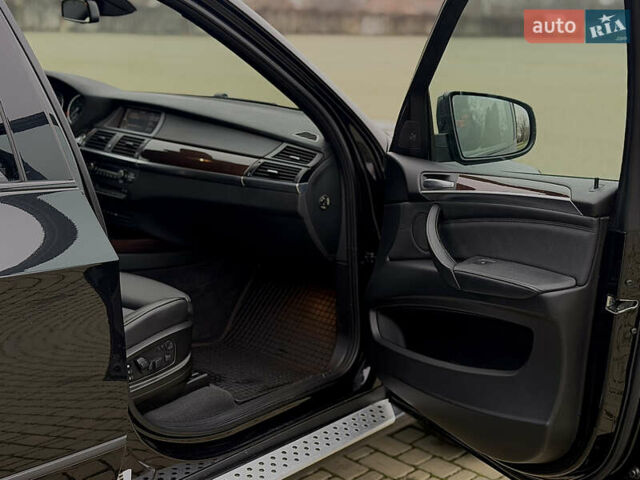 Чорний БМВ Х5, об'ємом двигуна 2.99 л та пробігом 300 тис. км за 15700 $, фото 14 на Automoto.ua