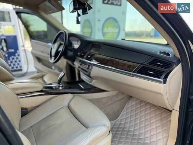 Чорний БМВ Х5, об'ємом двигуна 2.98 л та пробігом 216 тис. км за 13500 $, фото 33 на Automoto.ua