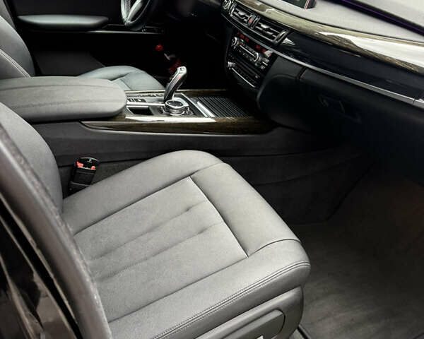 Чорний БМВ Х5, об'ємом двигуна 3 л та пробігом 164 тис. км за 21998 $, фото 25 на Automoto.ua