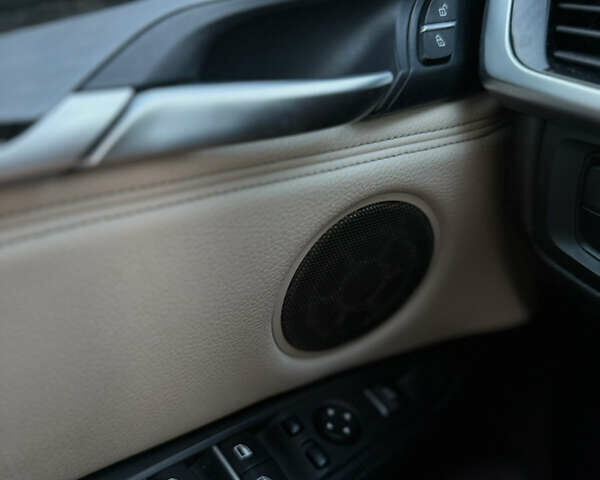 Чорний БМВ Х5, об'ємом двигуна 2.98 л та пробігом 172 тис. км за 20500 $, фото 6 на Automoto.ua