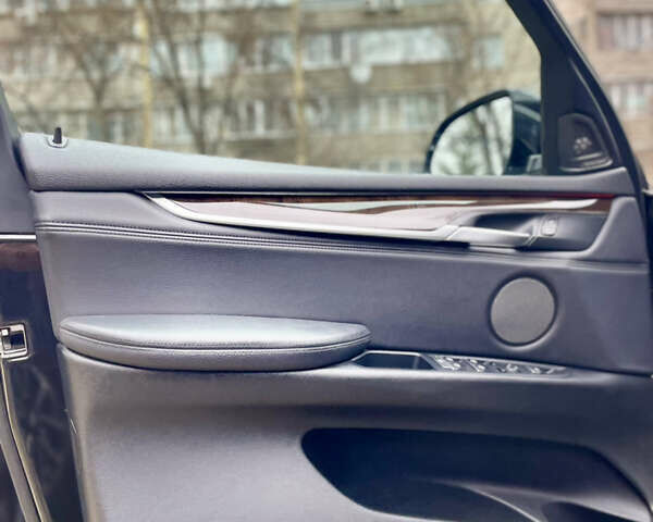 Черный БМВ Х5, объемом двигателя 3 л и пробегом 235 тыс. км за 17995 $, фото 41 на Automoto.ua