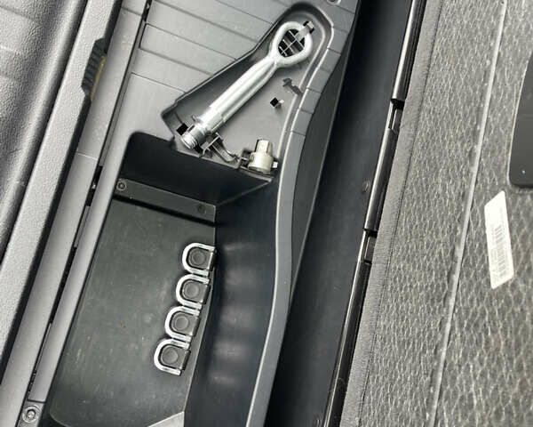 Черный БМВ Х5, объемом двигателя 2 л и пробегом 204 тыс. км за 26900 $, фото 21 на Automoto.ua