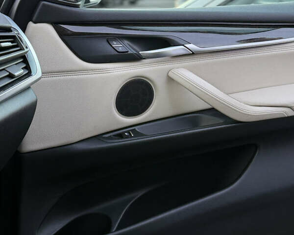 Чорний БМВ Х5, об'ємом двигуна 2.98 л та пробігом 172 тис. км за 20500 $, фото 7 на Automoto.ua