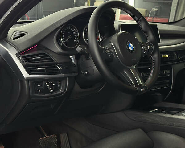 Чорний БМВ Х5, об'ємом двигуна 2 л та пробігом 250 тис. км за 24999 $, фото 6 на Automoto.ua