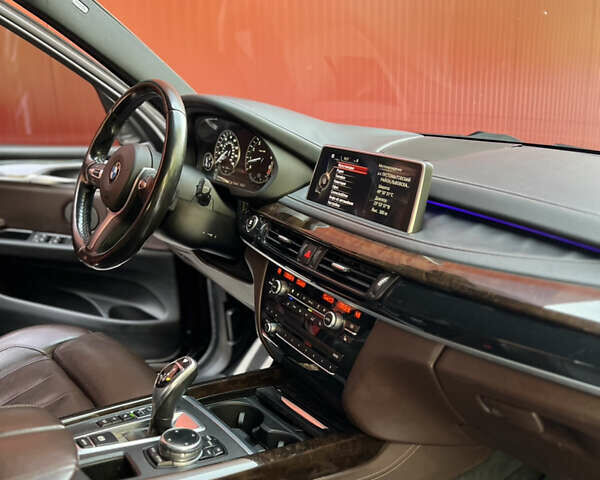 Чорний БМВ Х5, об'ємом двигуна 2.98 л та пробігом 255 тис. км за 29800 $, фото 23 на Automoto.ua