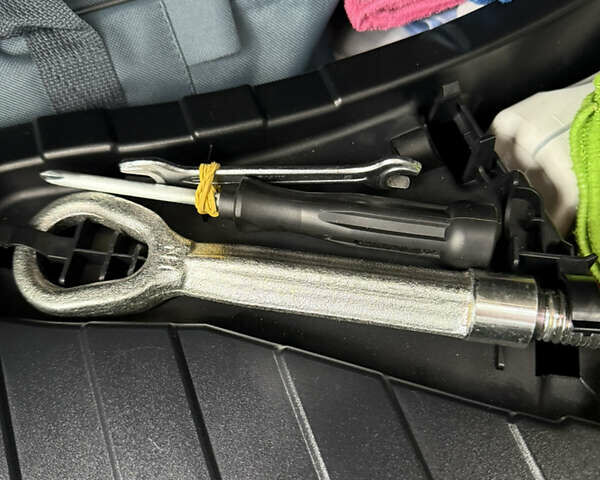 Чорний БМВ Х5, об'ємом двигуна 3 л та пробігом 164 тис. км за 21998 $, фото 50 на Automoto.ua