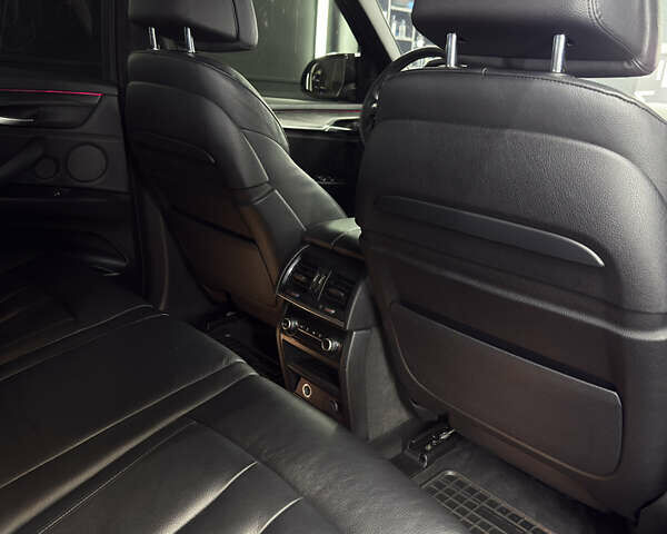 Чорний БМВ Х5, об'ємом двигуна 2 л та пробігом 250 тис. км за 24999 $, фото 10 на Automoto.ua