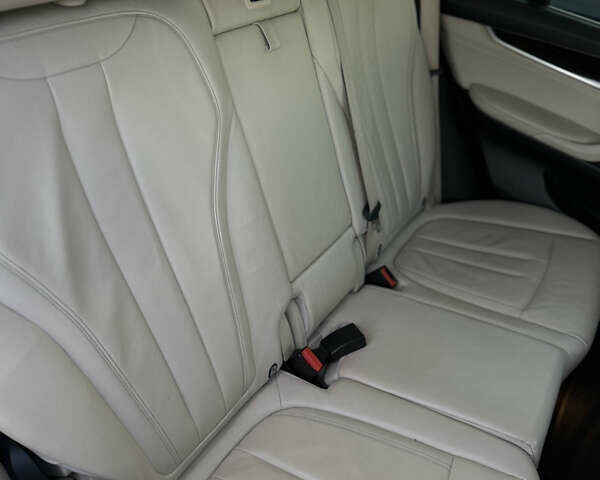 Чорний БМВ Х5, об'ємом двигуна 2.98 л та пробігом 172 тис. км за 20500 $, фото 2 на Automoto.ua