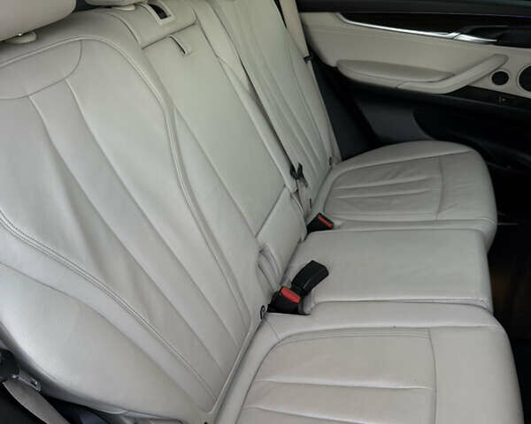 Чорний БМВ Х5, об'ємом двигуна 2.98 л та пробігом 172 тис. км за 20500 $, фото 28 на Automoto.ua