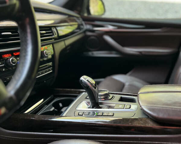 Чорний БМВ Х5, об'ємом двигуна 2.98 л та пробігом 255 тис. км за 29800 $, фото 27 на Automoto.ua