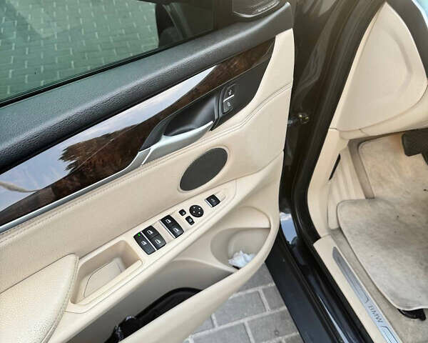 Черный БМВ Х5, объемом двигателя 2.98 л и пробегом 110 тыс. км за 24000 $, фото 7 на Automoto.ua