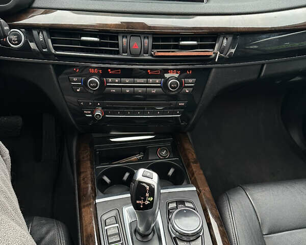 Чорний БМВ Х5, об'ємом двигуна 2.99 л та пробігом 242 тис. км за 23000 $, фото 13 на Automoto.ua