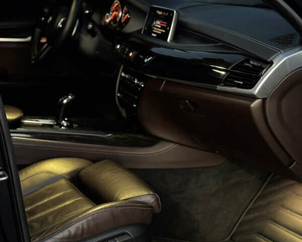 Чорний БМВ Х5, об'ємом двигуна 4.39 л та пробігом 204 тис. км за 26500 $, фото 29 на Automoto.ua