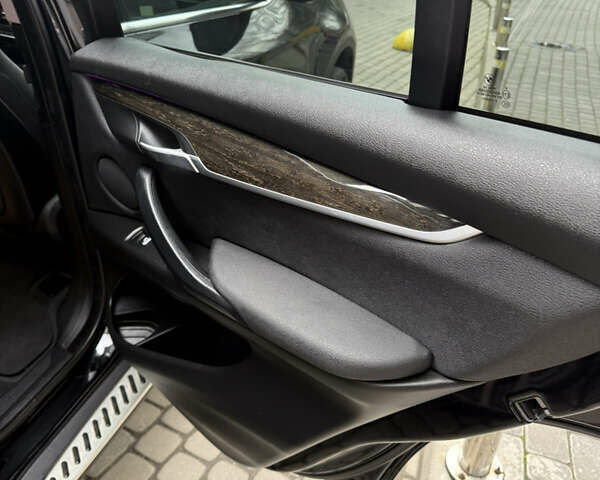 Чорний БМВ Х5, об'ємом двигуна 3 л та пробігом 164 тис. км за 21998 $, фото 17 на Automoto.ua