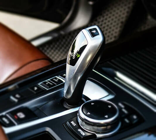 Черный БМВ Х5, объемом двигателя 2.99 л и пробегом 300 тыс. км за 24000 $, фото 17 на Automoto.ua