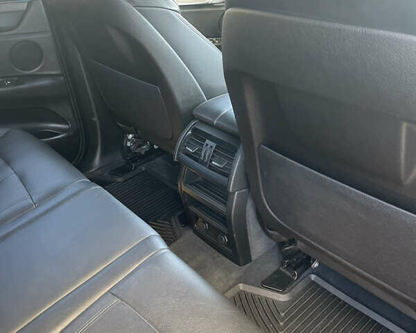 Чорний БМВ Х5, об'ємом двигуна 2.99 л та пробігом 209 тис. км за 35000 $, фото 9 на Automoto.ua