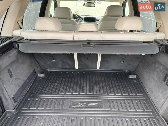 БМВ Х5 2014 в Тернополе на Automoto.ua Черный БМВ Х5, объемом двигателя 2.99 л и пробегом 219 тыс. км за 28900 $, фото 5 на Automoto.ua