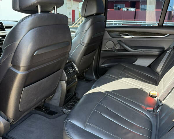 Чорний БМВ Х5, об'ємом двигуна 3 л та пробігом 227 тис. км за 28900 $, фото 17 на Automoto.ua