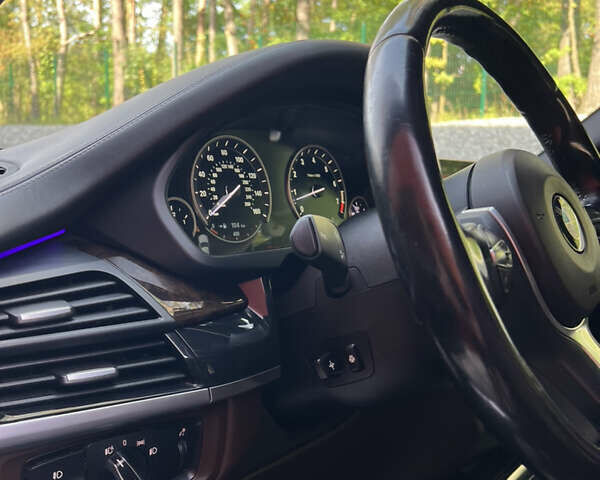 Чорний БМВ Х5, об'ємом двигуна 2.98 л та пробігом 255 тис. км за 29800 $, фото 13 на Automoto.ua