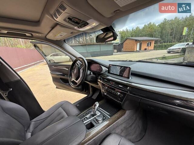 Черный БМВ Х5, объемом двигателя 2.98 л и пробегом 355 тыс. км за 17200 $, фото 8 на Automoto.ua