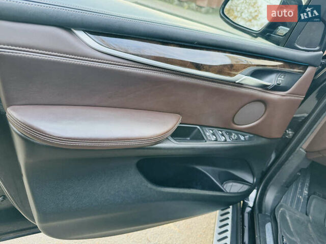 Черный БМВ Х5, объемом двигателя 2.98 л и пробегом 210 тыс. км за 22500 $, фото 6 на Automoto.ua