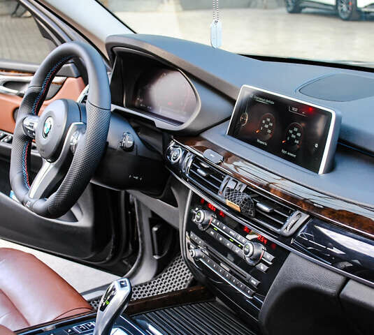 Черный БМВ Х5, объемом двигателя 2.99 л и пробегом 300 тыс. км за 24000 $, фото 9 на Automoto.ua