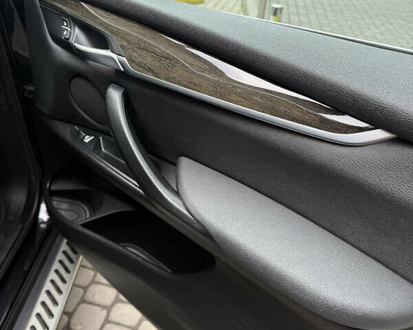 Чорний БМВ Х5, об'ємом двигуна 3 л та пробігом 164 тис. км за 21998 $, фото 18 на Automoto.ua